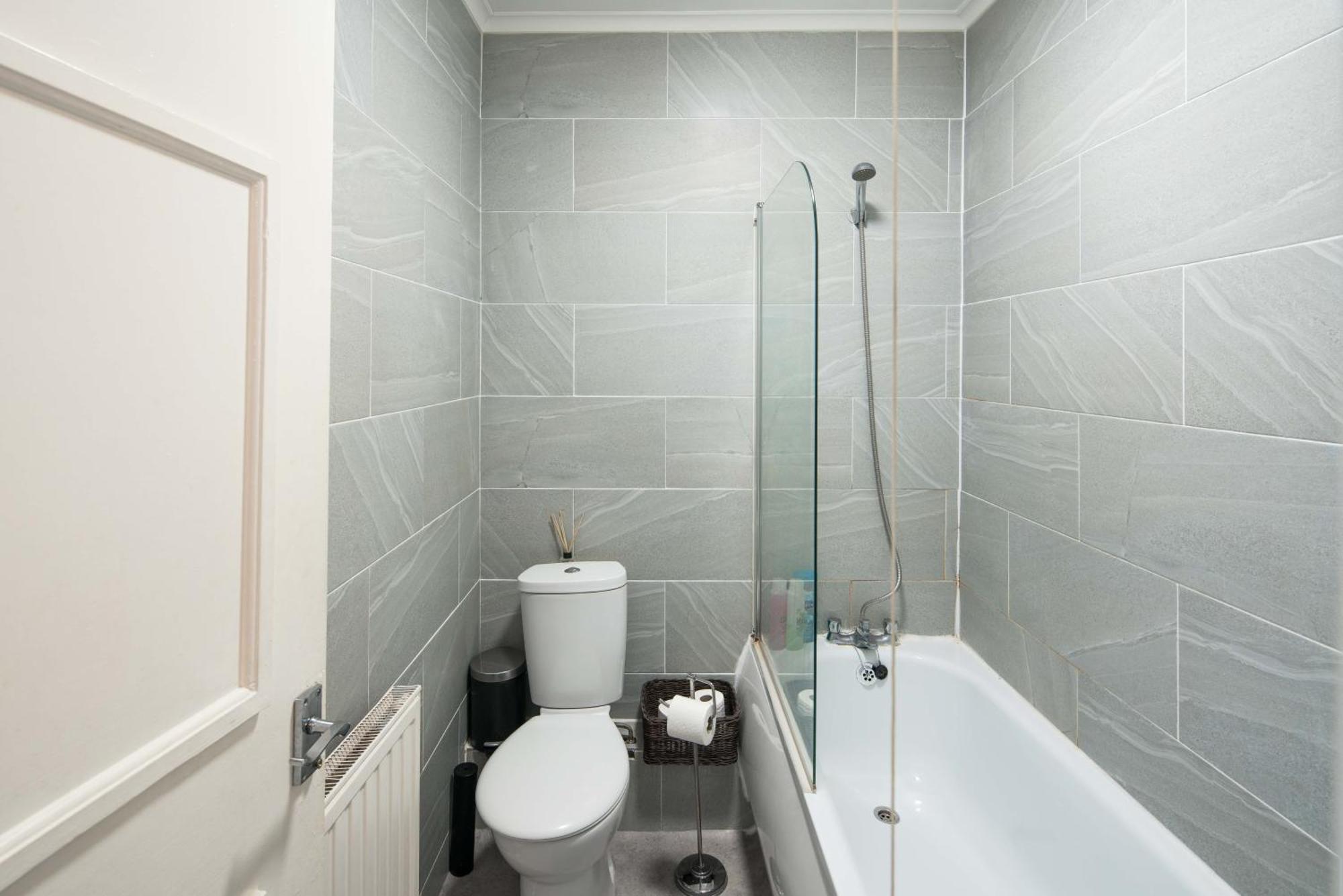 Private Double Room Shared Bathroom Near City Centre لندن المظهر الخارجي الصورة